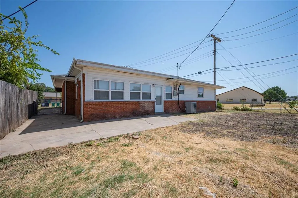Photo 7 — 6829 S Winston Way, Oklahoma City, OK 73139