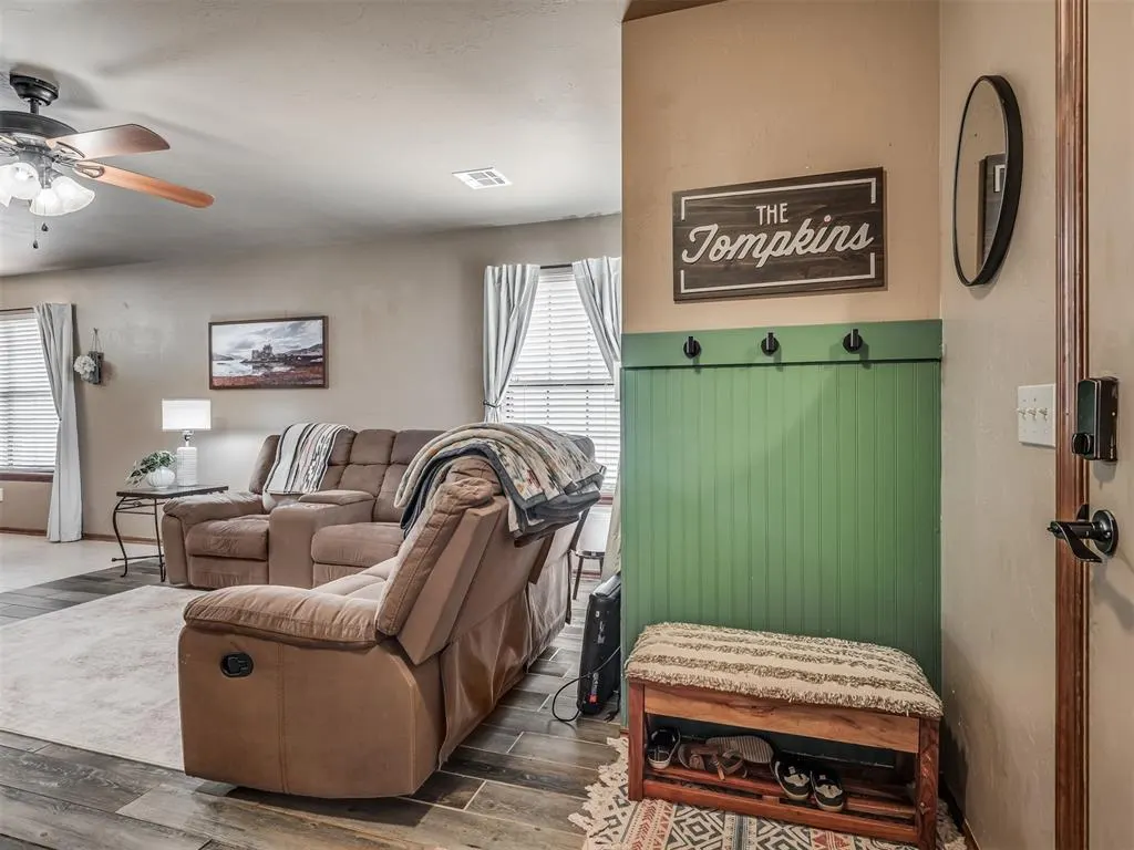Photo 4 — 958 Cotswold Court, Blanchard, OK 73010