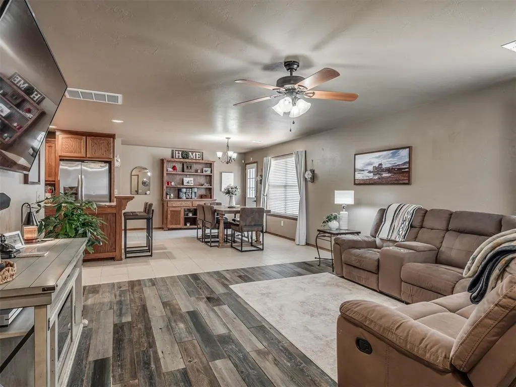 Photo 5 — 958 Cotswold Court, Blanchard, OK 73010