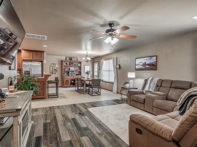 Photo 5 — 958 Cotswold Court, Blanchard, OK 73010