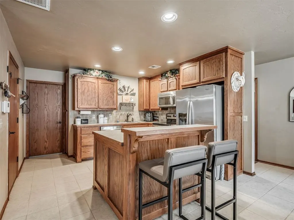 Photo 8 — 958 Cotswold Court, Blanchard, OK 73010