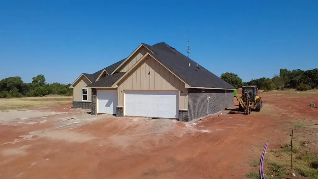 Photo 2 — 2416 Bear Creek Circle, Blanchard, OK 73010