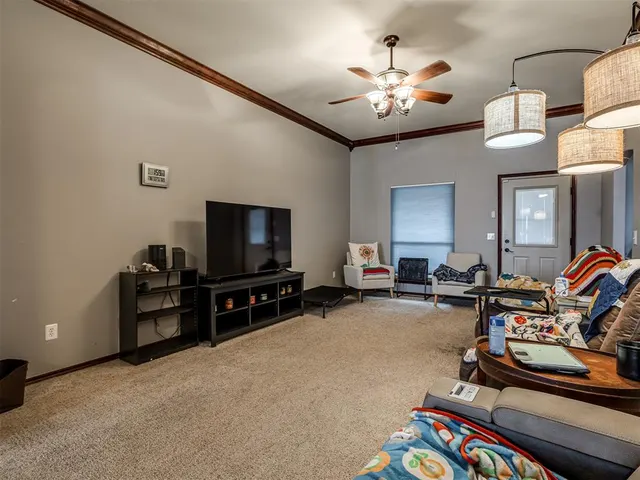 Photo 6 — 308 Tumbleweed Road, Yukon, OK 73099