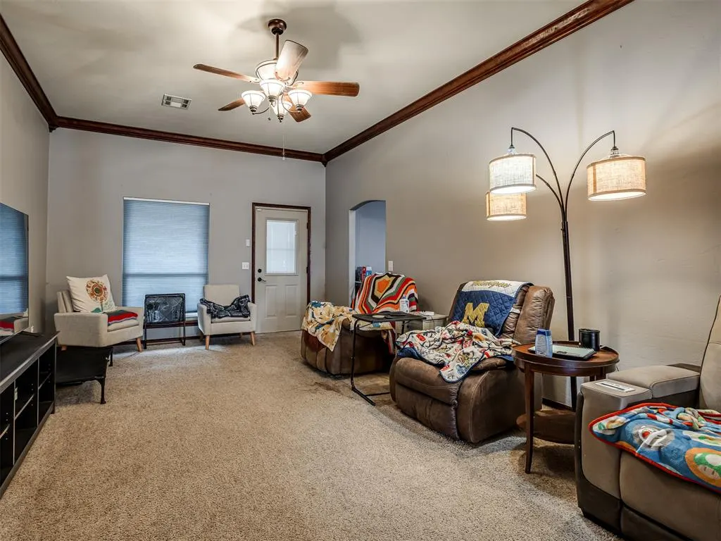 Photo 7 — 308 Tumbleweed Road, Yukon, OK 73099