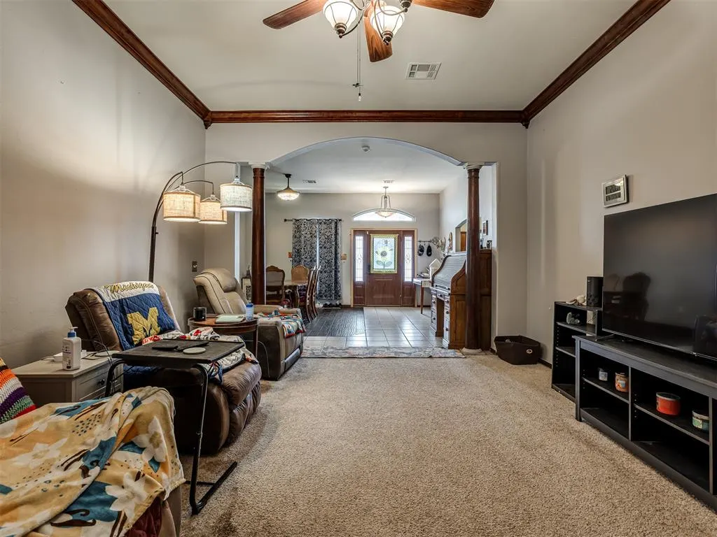 Photo 8 — 308 Tumbleweed Road, Yukon, OK 73099
