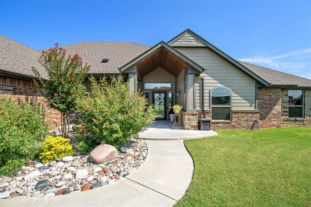 Front exterior — 7135 Buck Drive, Tuttle, OK 73089