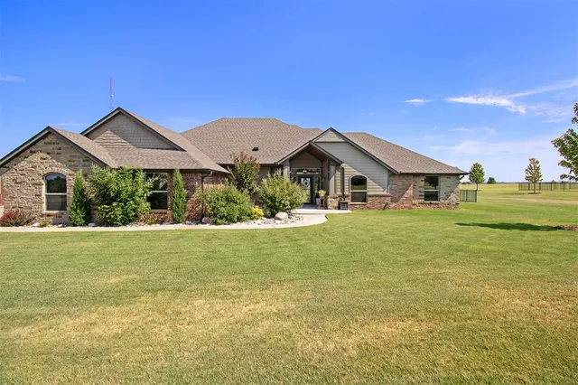 Photo 2 — 7135 Buck Drive, Tuttle, OK 73089