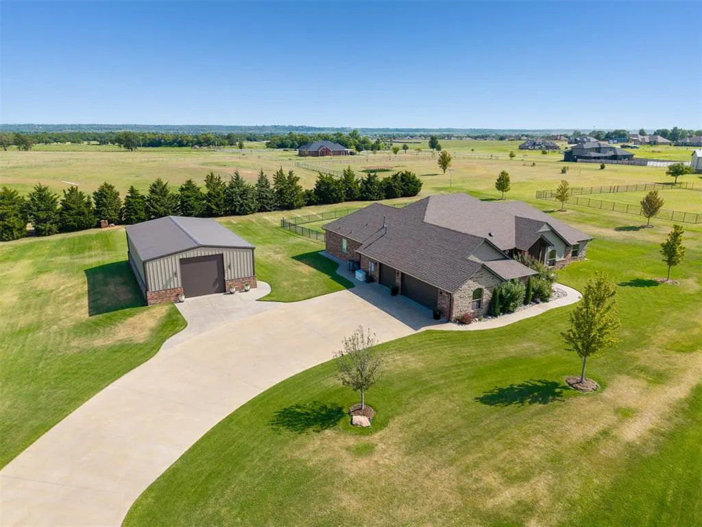 Photo 5 — 7135 Buck Drive, Tuttle, OK 73089