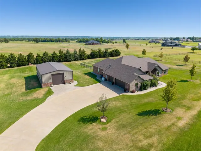 Photo 5 — 7135 Buck Drive, Tuttle, OK 73089
