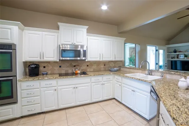 Photo 8 — 304 Timberdale Terrace, Edmond, OK 73034