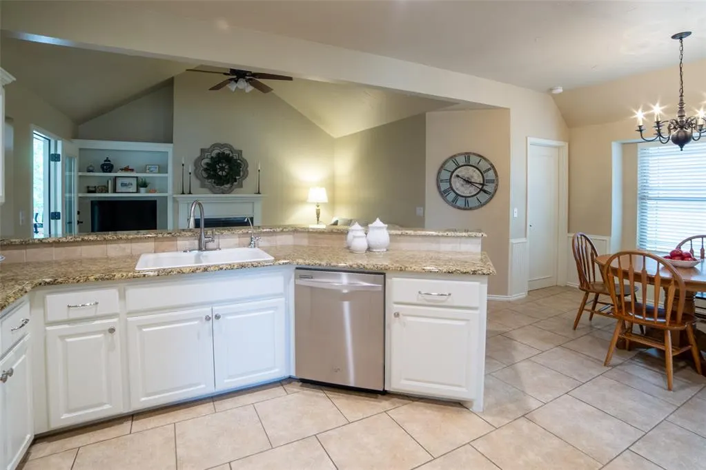 Photo 9 — 304 Timberdale Terrace, Edmond, OK 73034