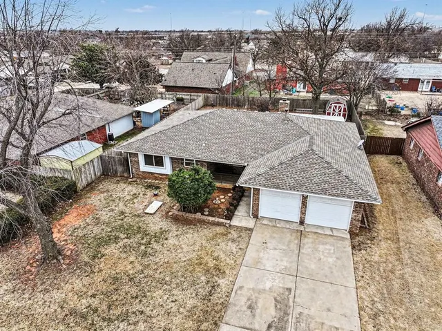 Photo 4 — 2205 Bellaire Drive, Moore, OK 73160