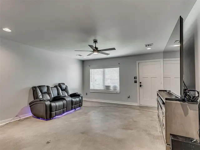 Photo 6 — 705 NE 38th Street, Oklahoma City, OK 73105