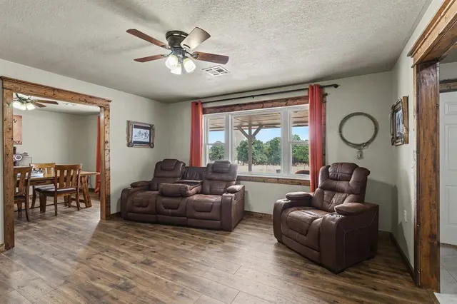 Photo 8 — 780 Pinewood Lane, Blanchard, OK 73010