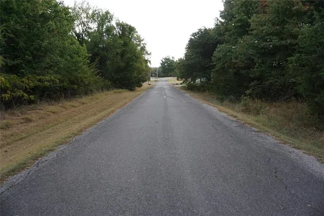 Photo 2 — 1935 Live Oak Drive, Kingston, OK 73439