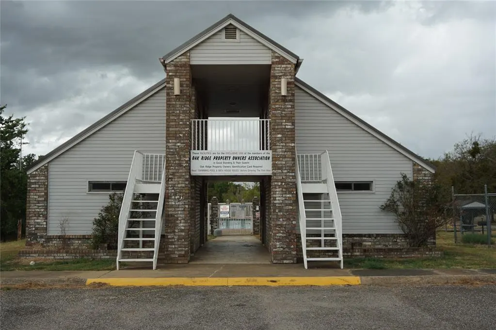Photo 9 — 1935 Live Oak Drive, Kingston, OK 73439