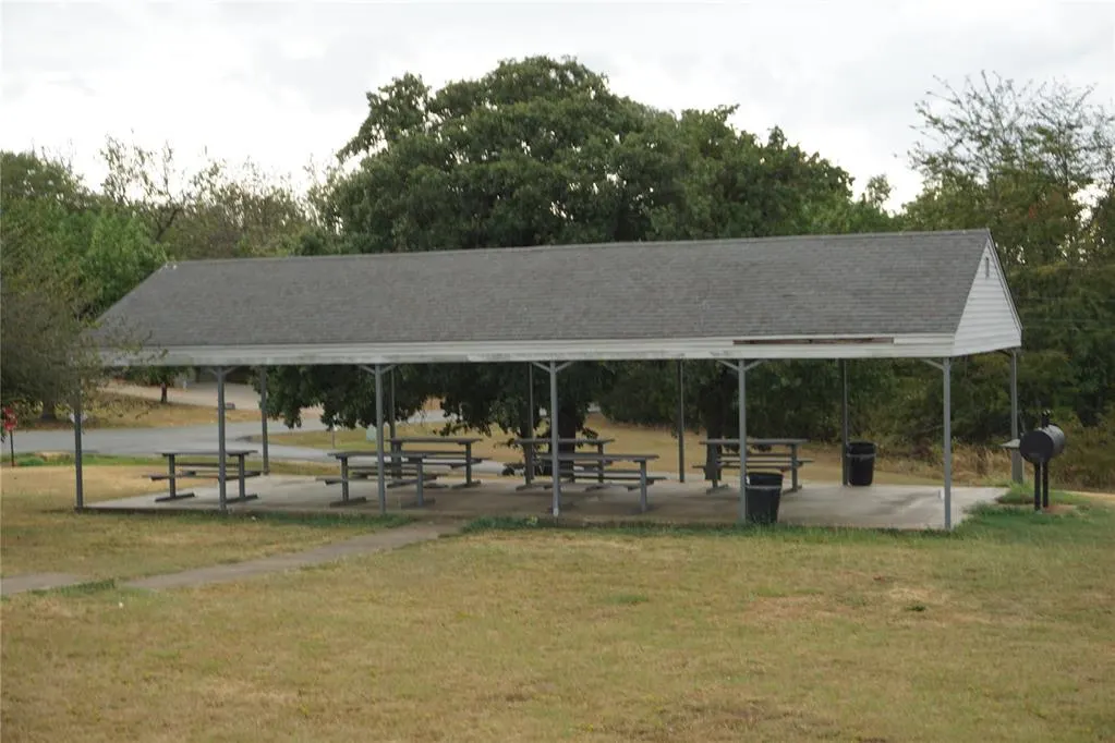 Photo 12 — 1935 Live Oak Drive, Kingston, OK 73439