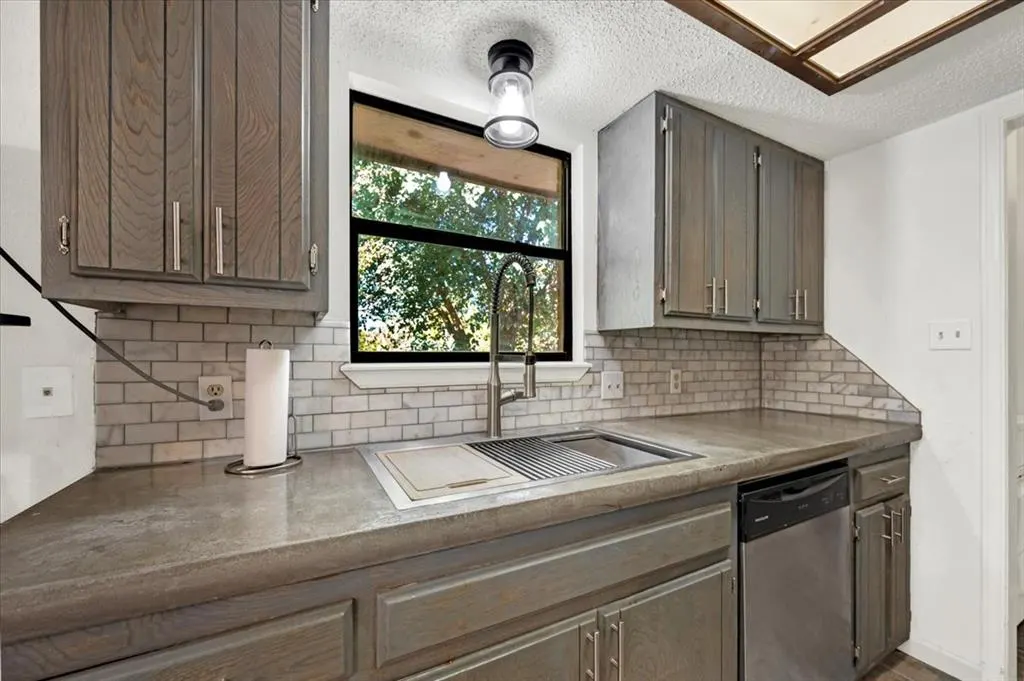 Photo 13 — 13605 Jacqueline Drive, Crescent, OK 73028
