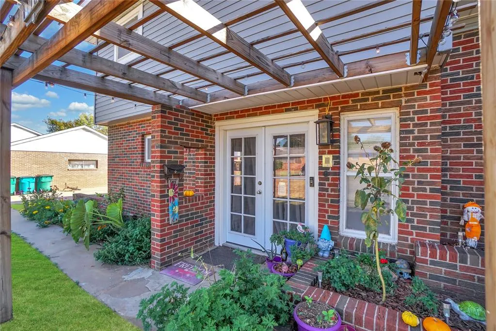 Photo 5 — 110 E Hillcrest Lane, Hobart, OK 73651