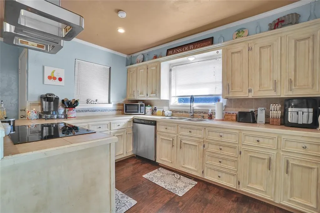 Photo 15 — 110 E Hillcrest Lane, Hobart, OK 73651