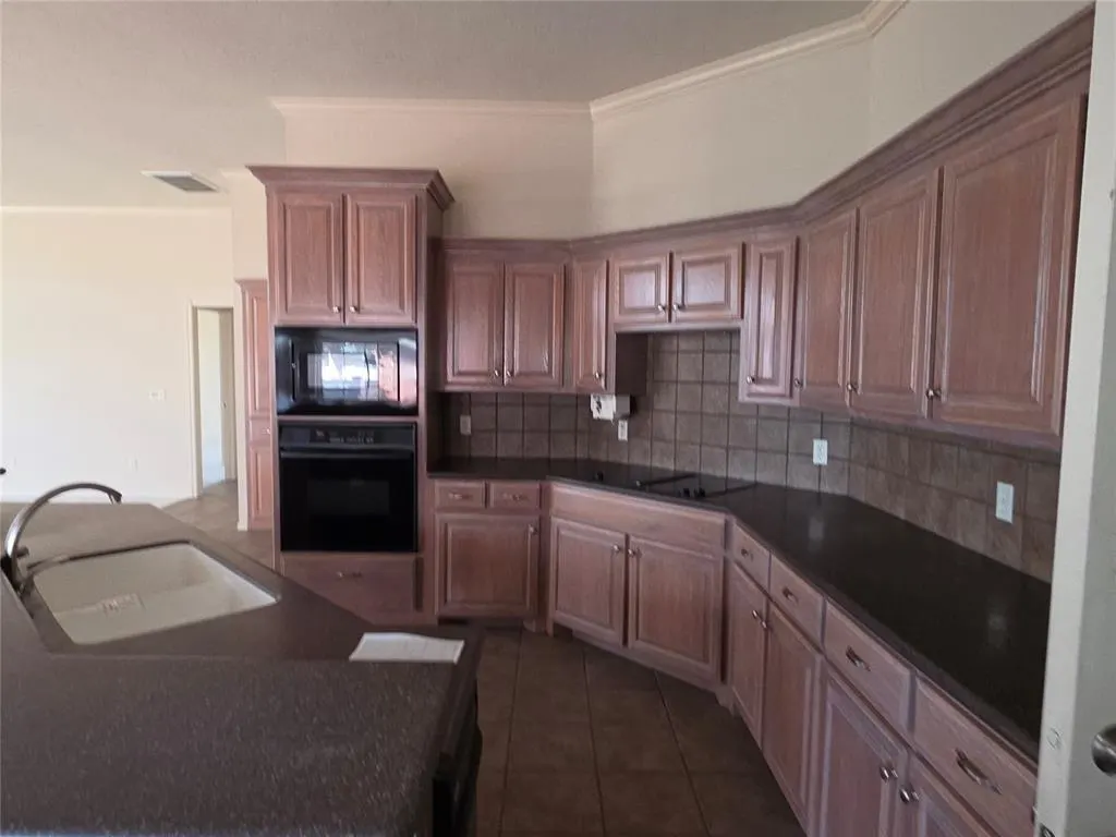 Photo 12 — 2720 NW 151st Street, Edmond, OK 73013