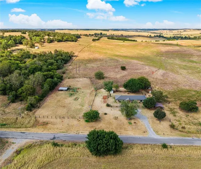 Photo 2 — 30110 County Road 1240 Road, Pocasset, OK 73079