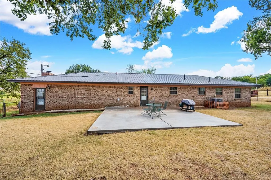 Photo 6 — 30110 County Road 1240 Road, Pocasset, OK 73079