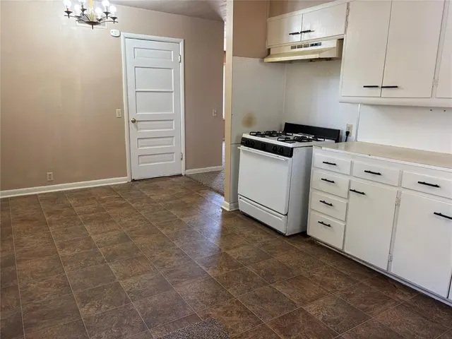 Photo 4 — 700 N 5th Street, Clinton, OK 73601