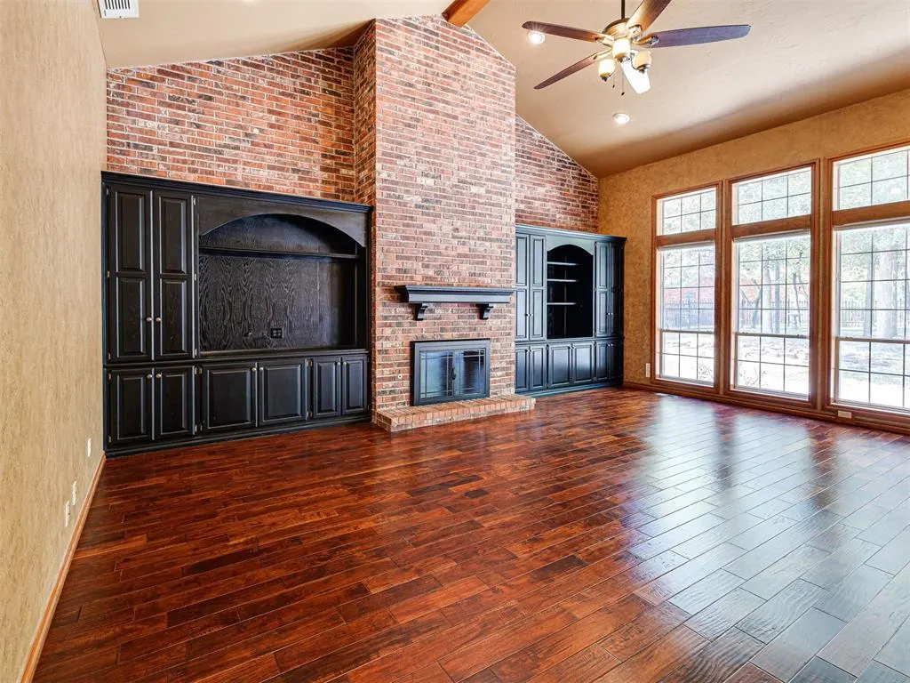 Photo 11 — 8925 Oakmont Drive, Oklahoma City, OK 73131