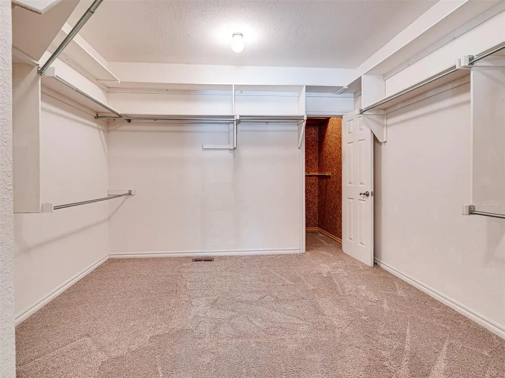 Photo 26 — 8925 Oakmont Drive, Oklahoma City, OK 73131