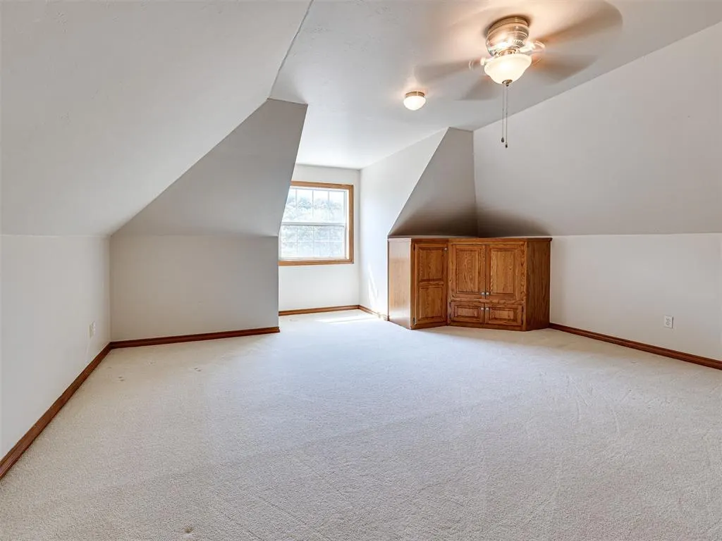 Photo 37 — 8925 Oakmont Drive, Oklahoma City, OK 73131