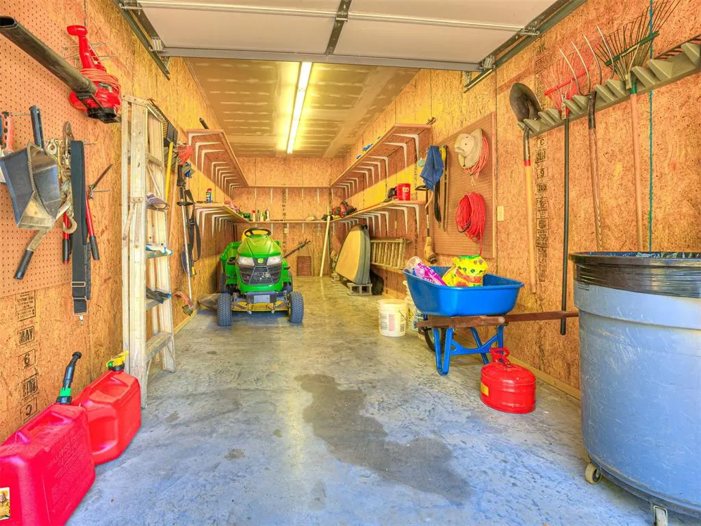 Photo 42 — 8925 Oakmont Drive, Oklahoma City, OK 73131