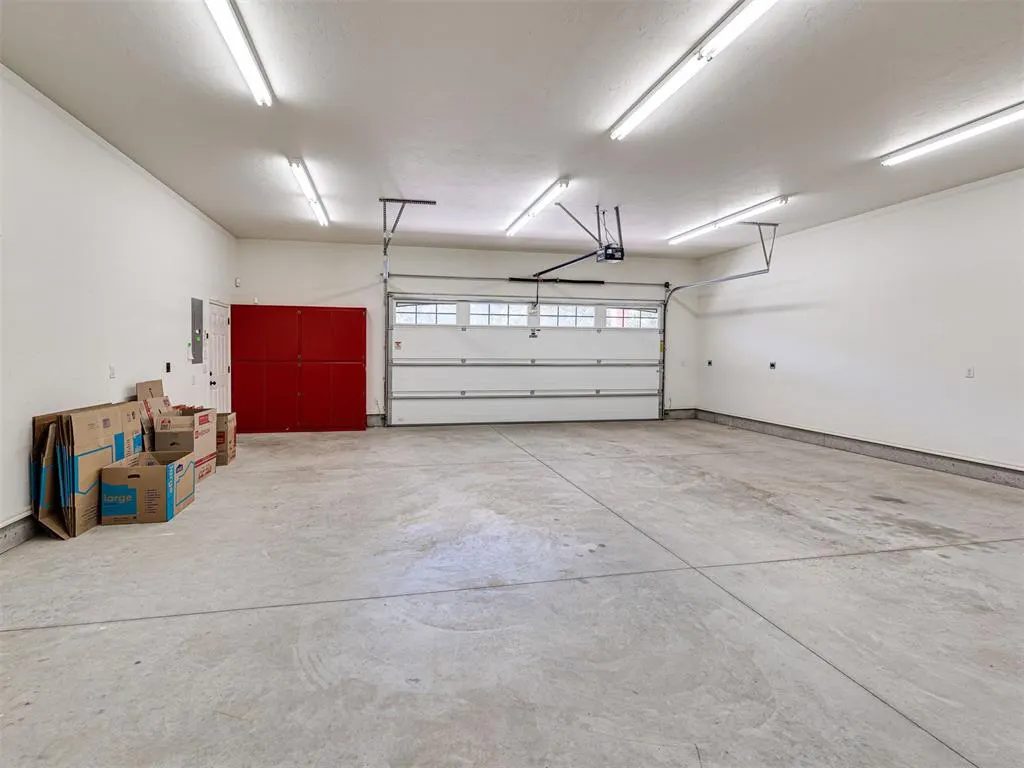 Photo 43 — 8925 Oakmont Drive, Oklahoma City, OK 73131