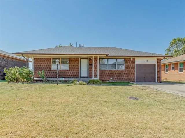 Photo 3 — 132 E Jarman Drive, Oklahoma City, OK 73110