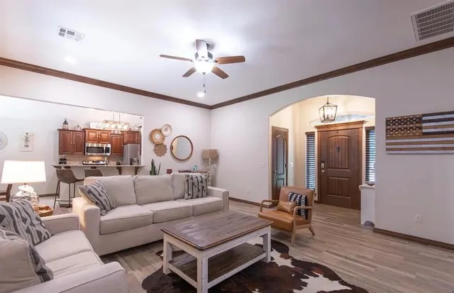 Photo 3 — 556 Montana Street, Jones, OK 73049