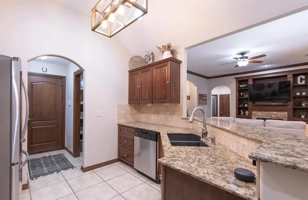 Photo 9 — 556 Montana Street, Jones, OK 73049