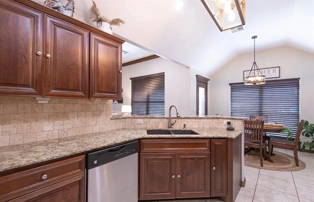 Photo 11 — 556 Montana Street, Jones, OK 73049