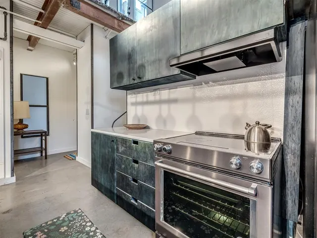 Photo 5 — 915 NW 7th Street 204, Oklahoma City, OK 73106