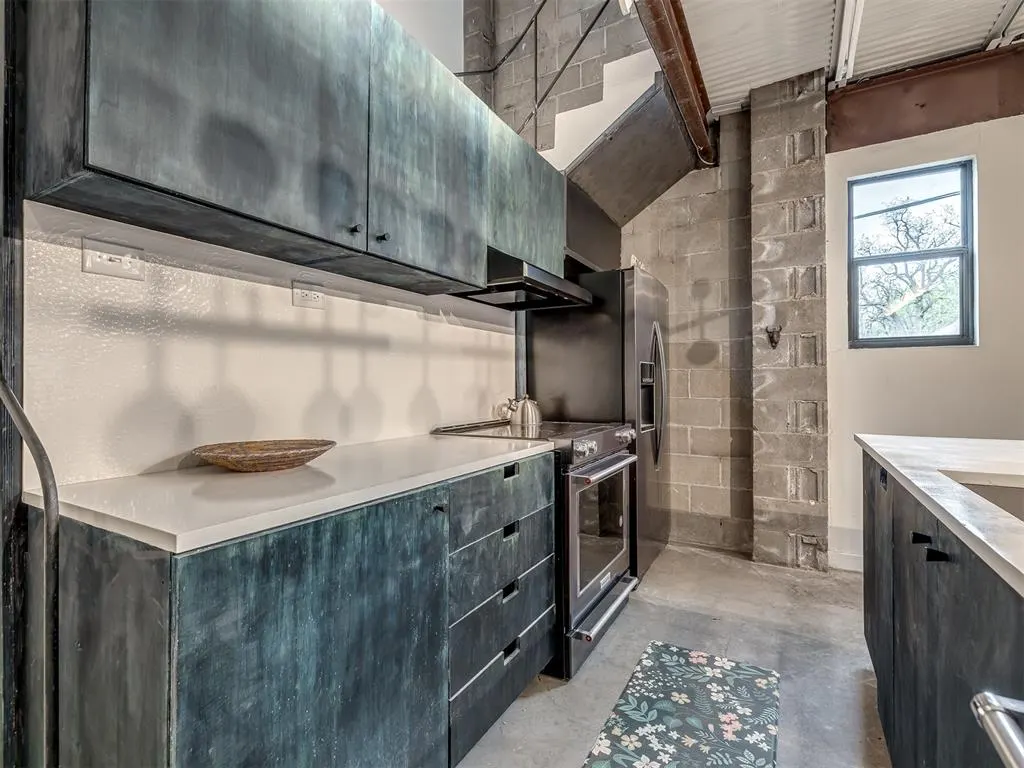 Photo 6 — 915 NW 7th Street 204, Oklahoma City, OK 73106