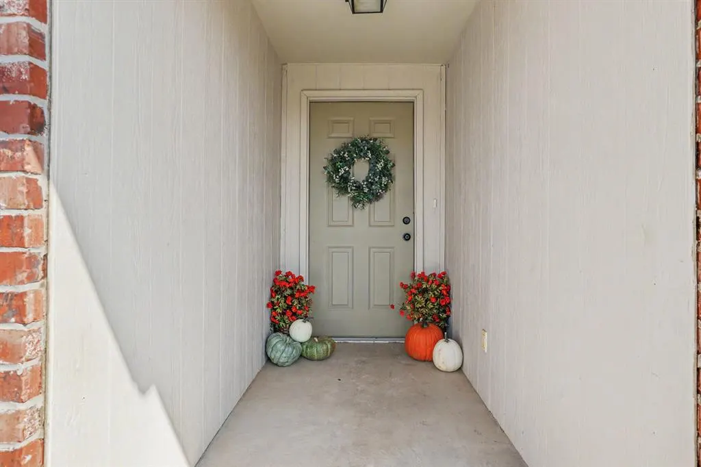 Photo 2 — 809 NW 18th Street, Moore, OK 73160