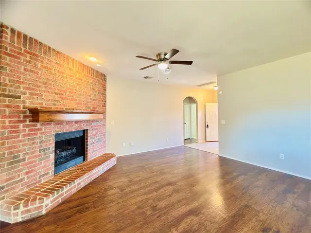 Photo 6 — 11237 NW 97th Street, Yukon, OK 73099
