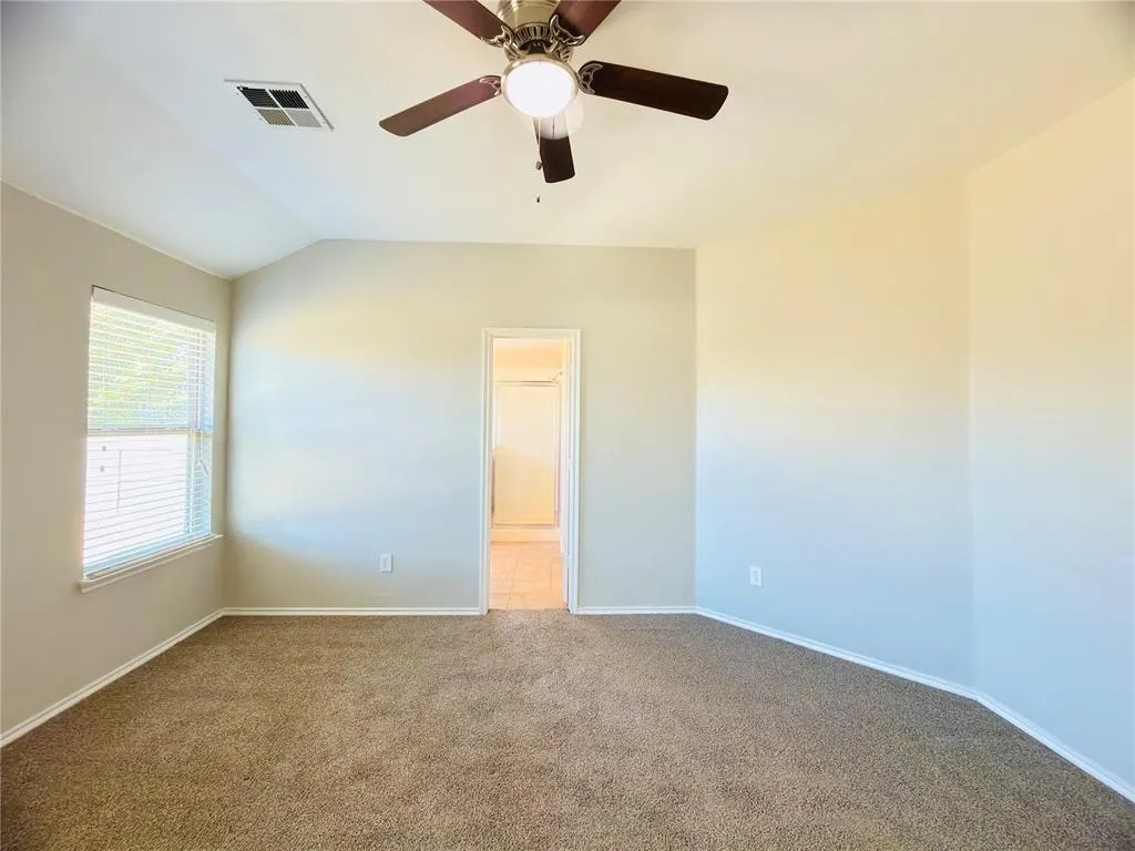 Photo 15 — 11237 NW 97th Street, Yukon, OK 73099