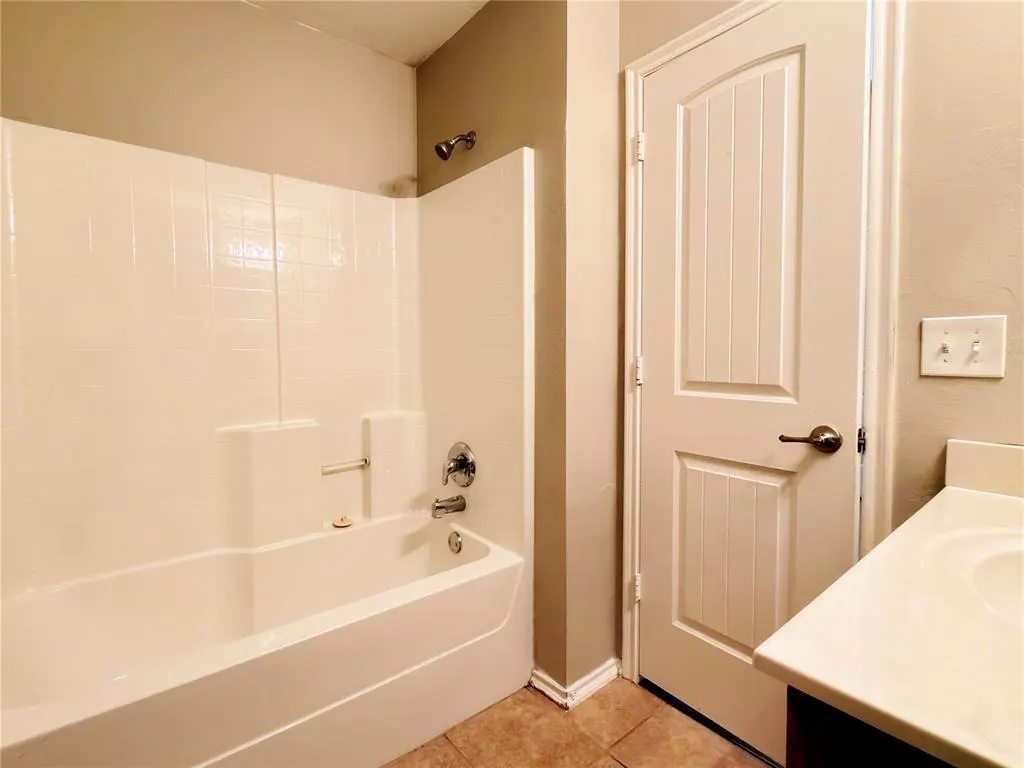 Photo 31 — 11237 NW 97th Street, Yukon, OK 73099