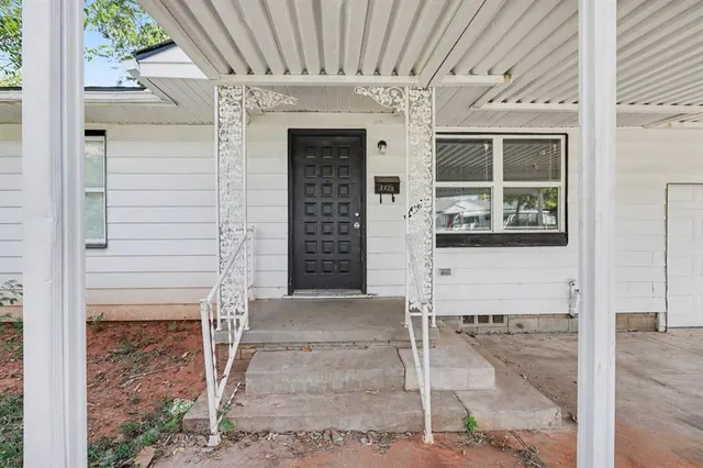 Photo 3 — 1720 SW 18th Street, Oklahoma City, OK 73108