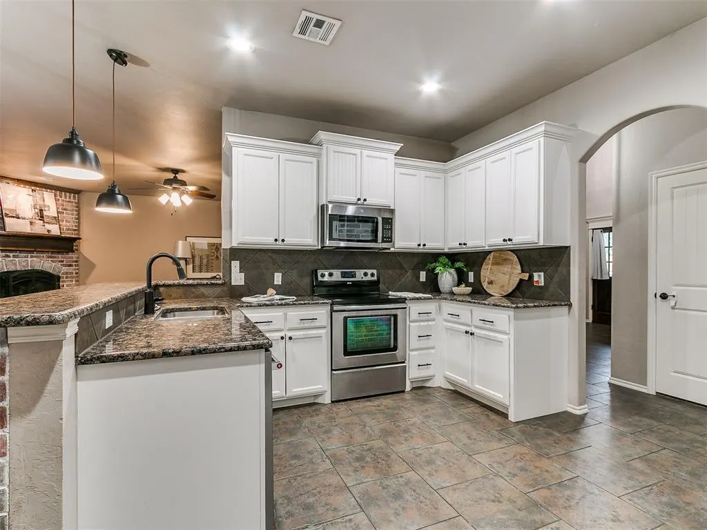 Photo 17 — 14573 Ashwood Court, Edmond, OK 73025