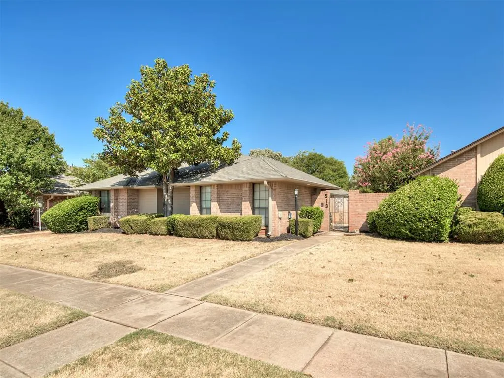 Photo 2 — 513 NW 142nd Street, Edmond, OK 73013