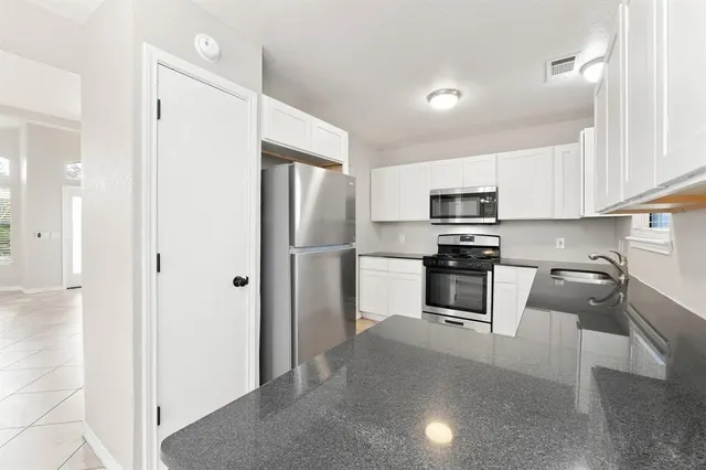 Photo 5 — 4004 Night Hawk Drive, Norman, OK 73072