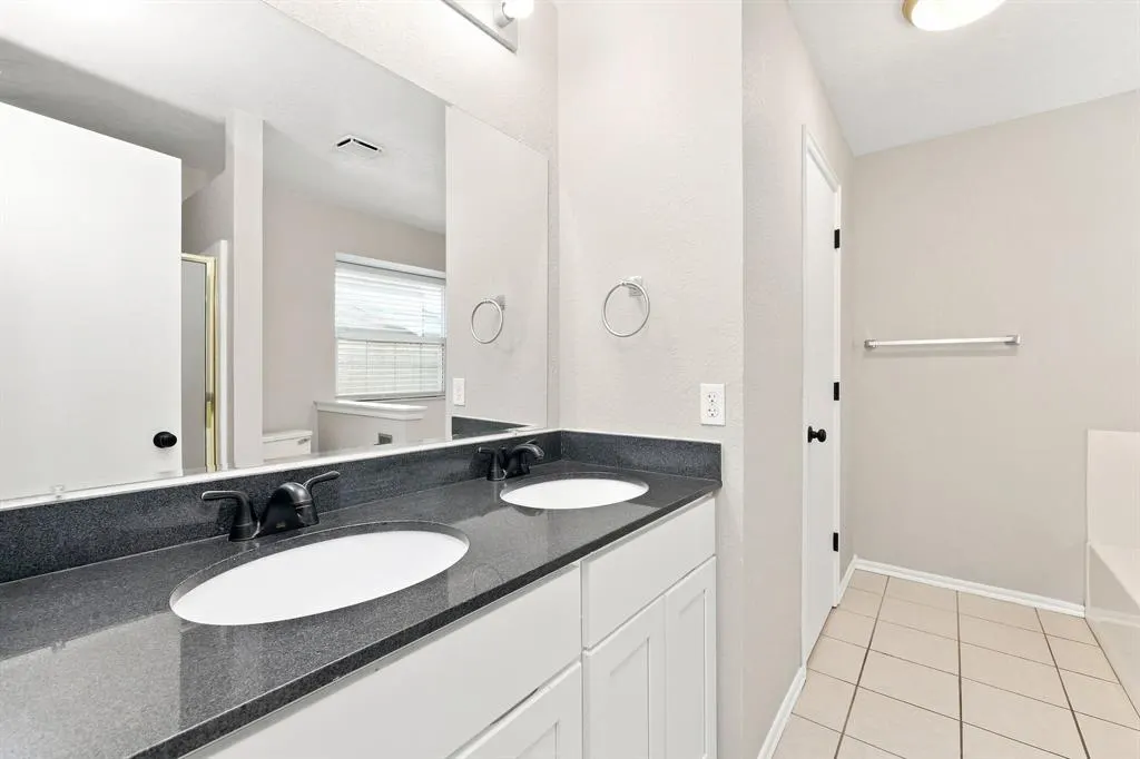 Photo 12 — 4004 Night Hawk Drive, Norman, OK 73072