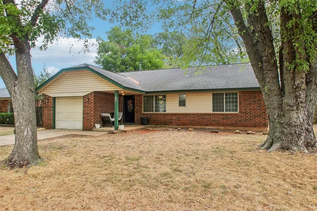 Photo 3 — 509 Riverview Drive, Noble, OK 73068