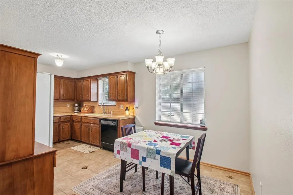 Photo 10 — 509 Riverview Drive, Noble, OK 73068